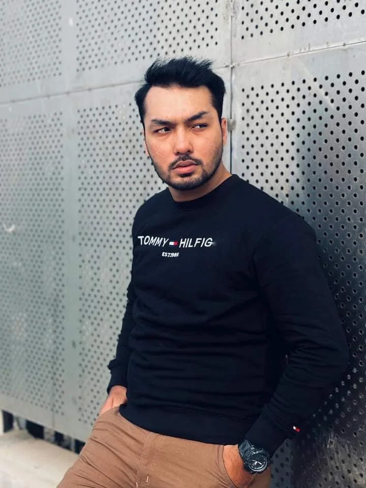 Premium Fleece Sweatshirt – Black