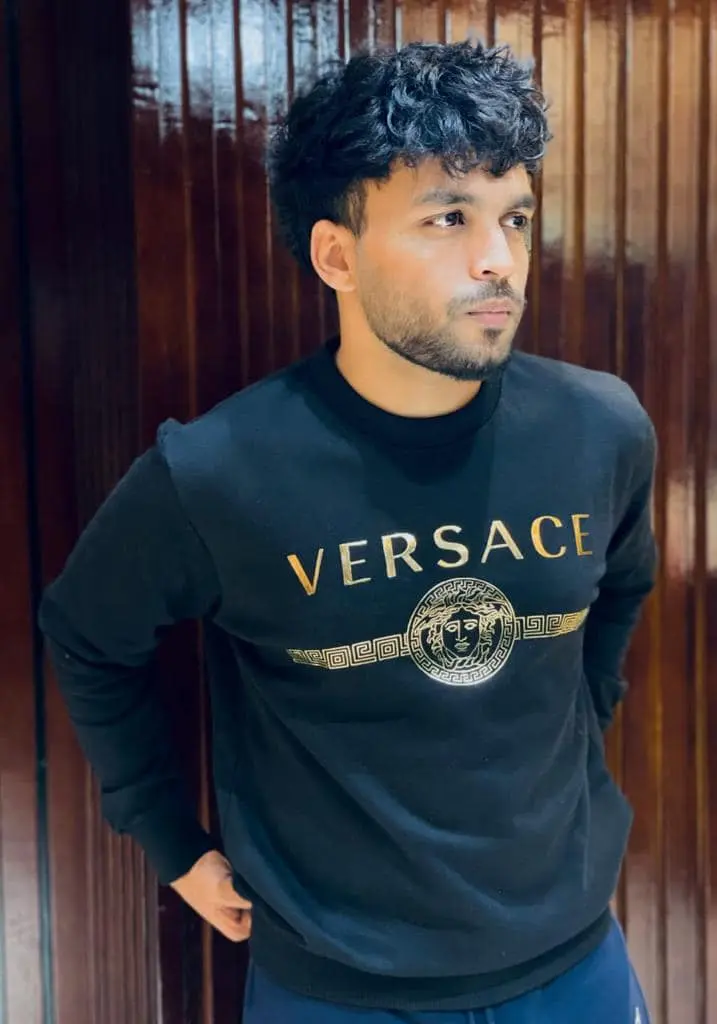 Signature Fleece Sweatshirt – Black